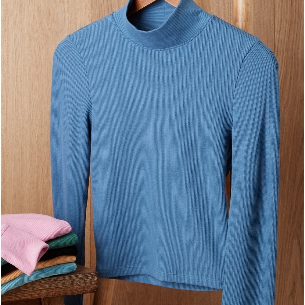 Mock neck American eagle ribbed top